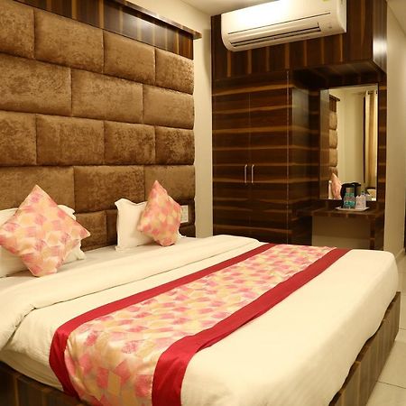 Hotel Kush Ganga - 50 Meter From Har Ki Pauri, Haridwār Exteriör bild