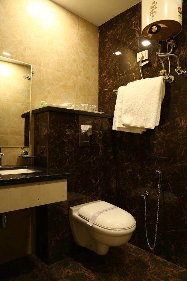 Hotel Kush Ganga - 50 Meter From Har Ki Pauri, Haridwār Exteriör bild