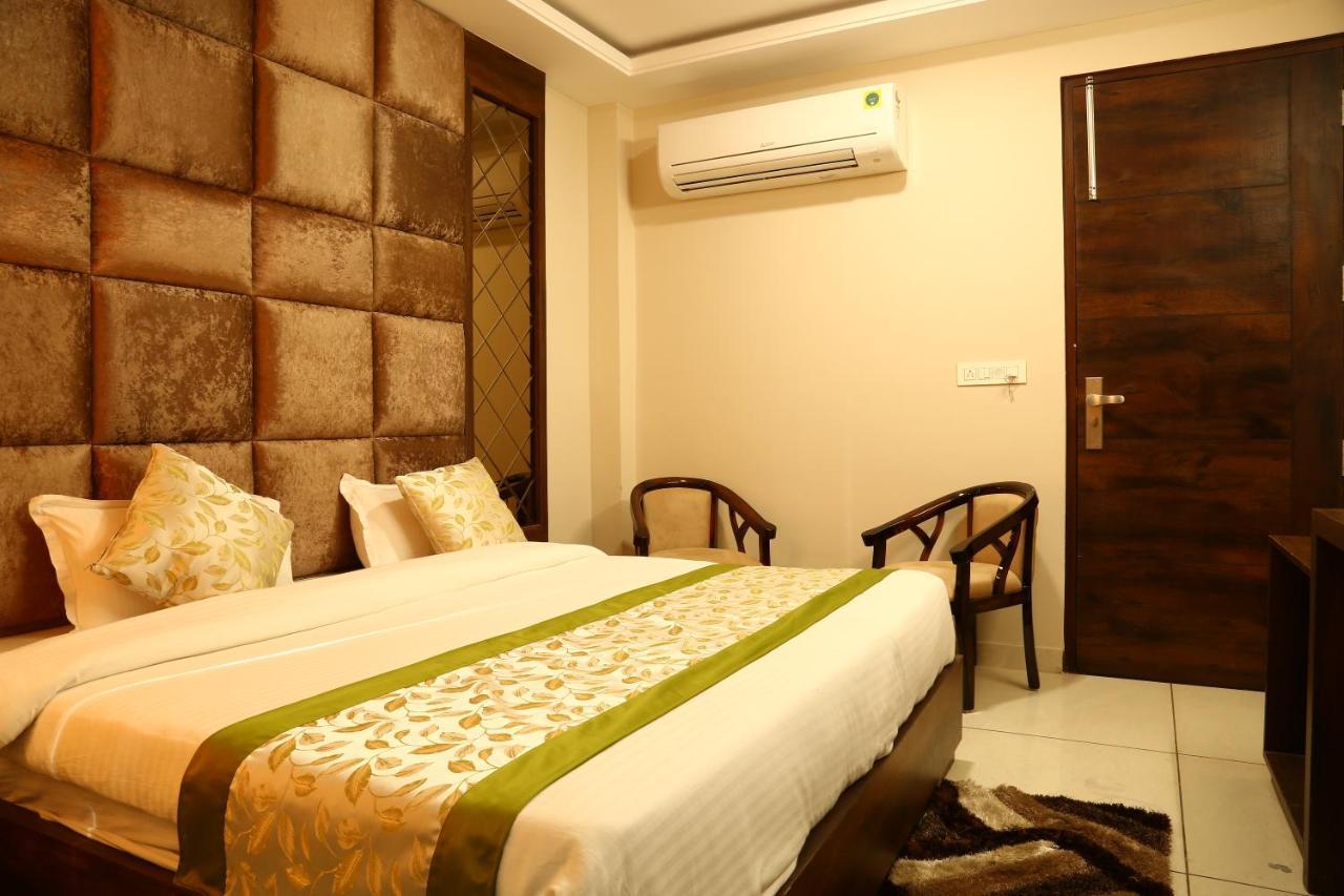 Hotel Kush Ganga - 50 Meter From Har Ki Pauri, Haridwār Exteriör bild