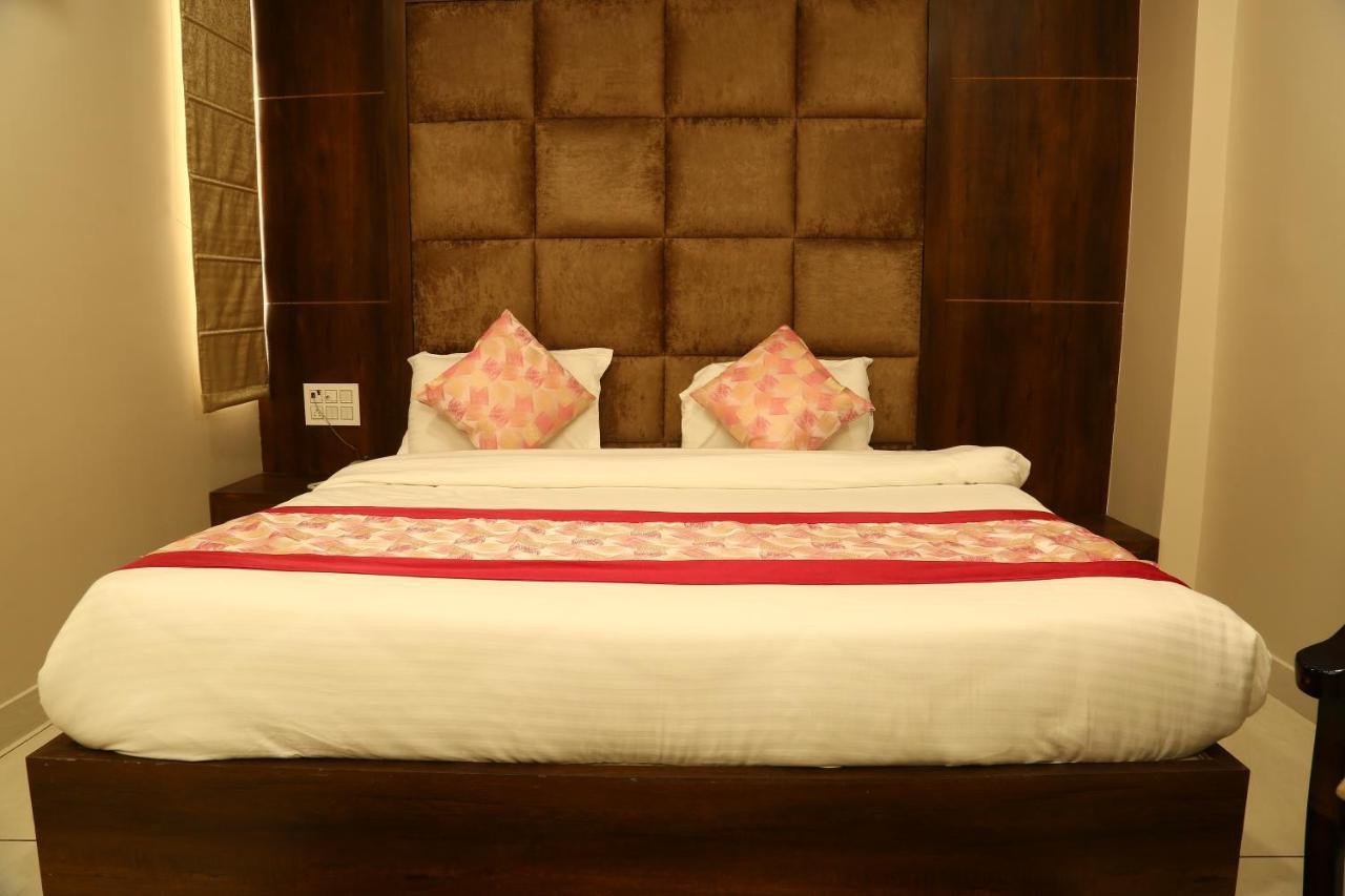 Hotel Kush Ganga - 50 Meter From Har Ki Pauri, Haridwār Exteriör bild